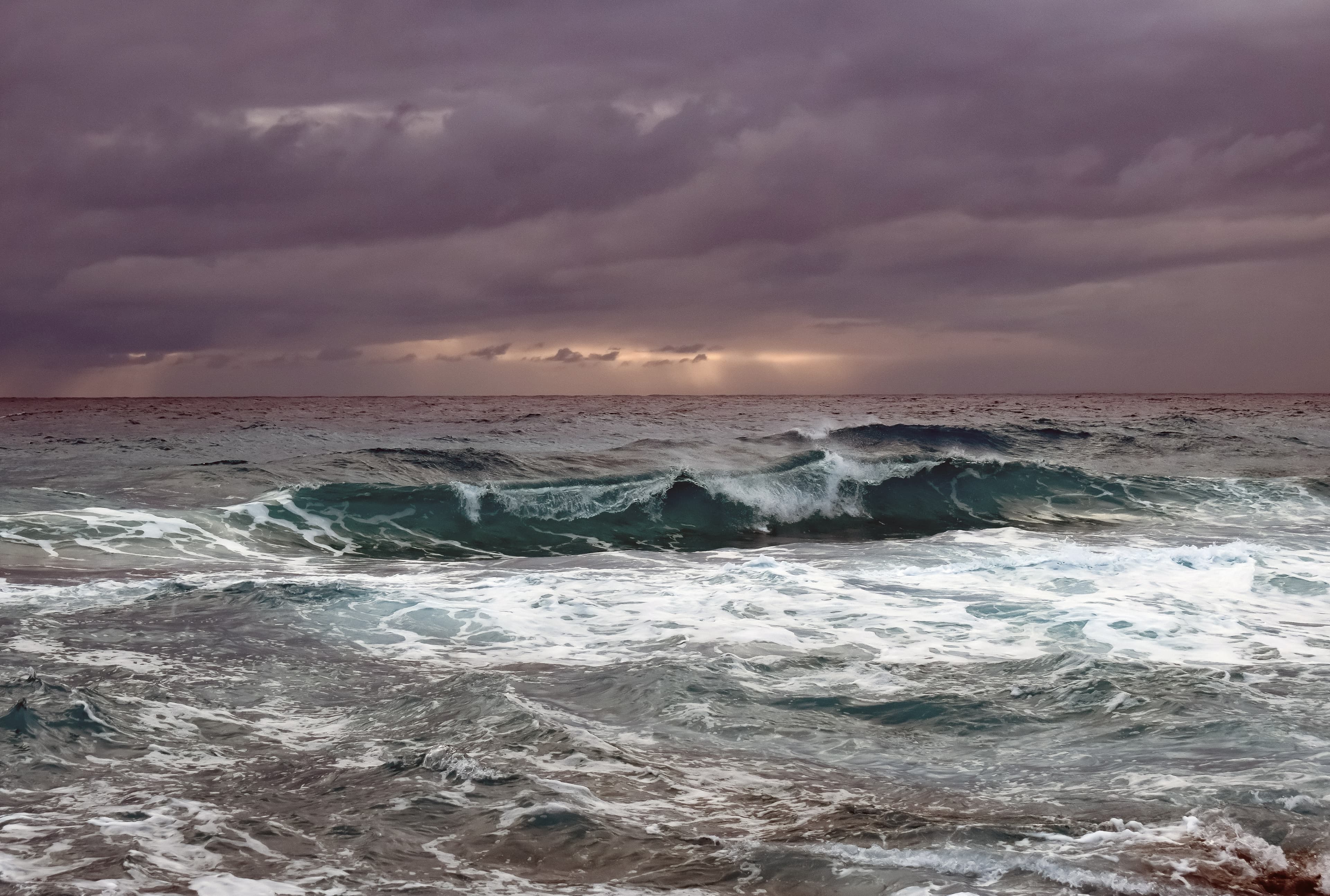 Échelle de Douglas : l'état de la mer de 0 à 9 en mètres